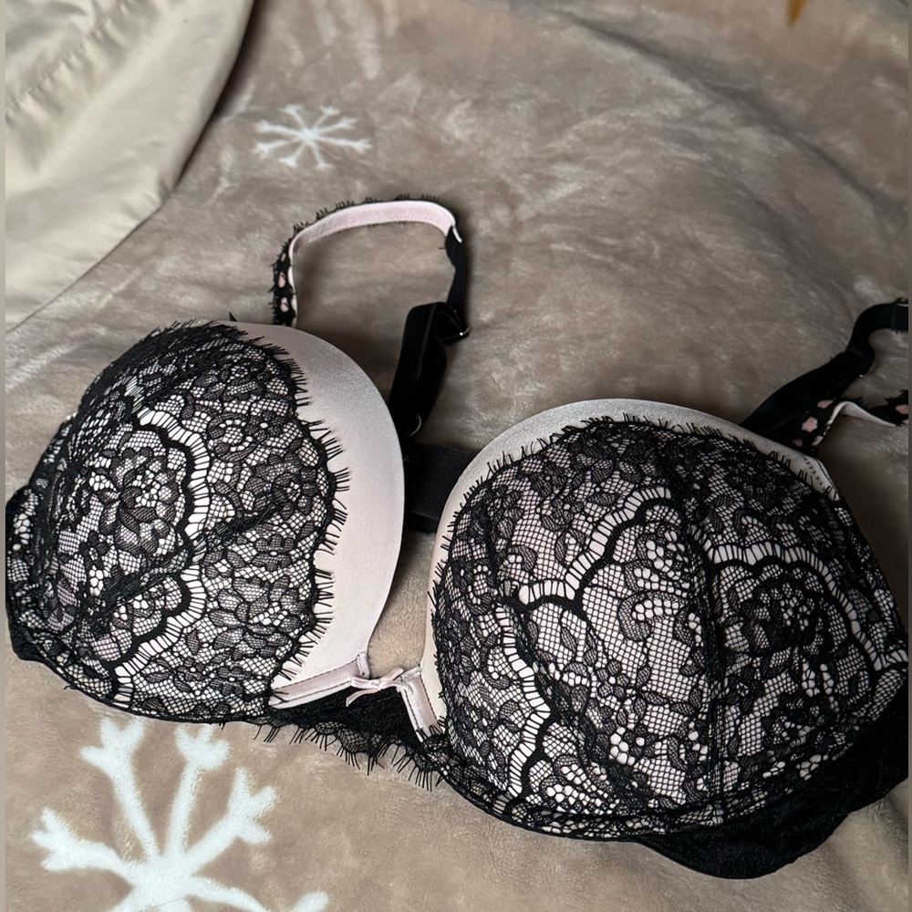 Victoria's Secret Dream Angels Pink and Black Lace Push-Up Bra, 38C NWT